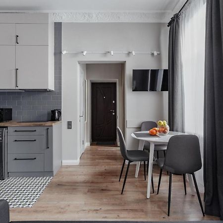 City Centre Silver Apartment Odessa Esterno foto